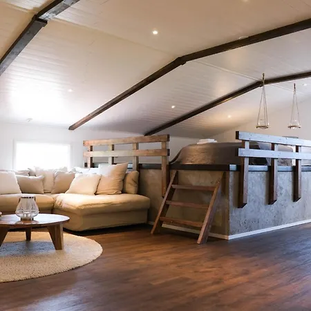 Tackork Gard & Marina Nauvo