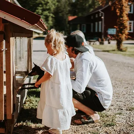 Farm stay Tackork Gard & Marina