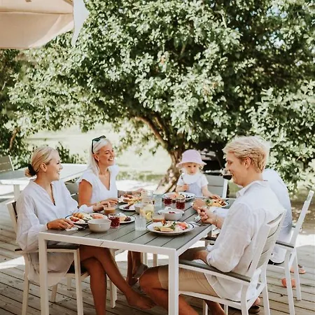 Farm stay Tackork Gard & Marina Nauvo