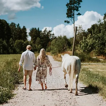 Tackork Gard & Marina Nauvo
