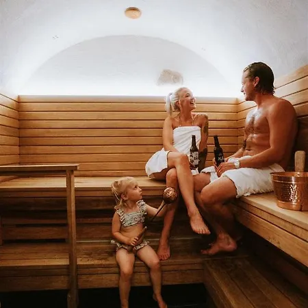 Tackork Gard & Marina Nauvo