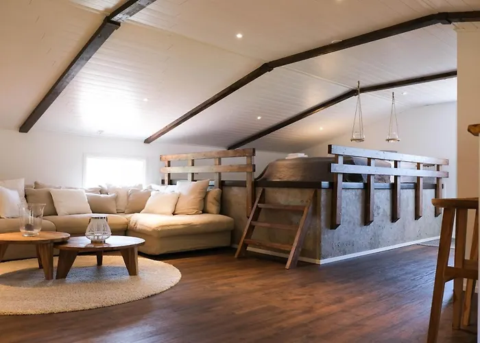 Tackork Gard & Marina Nauvo