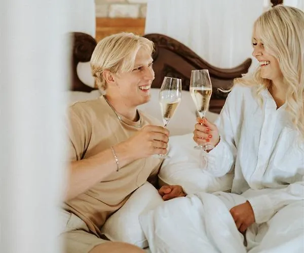 Maatilamajoitukset Tackork Gard & Marina Nauvo